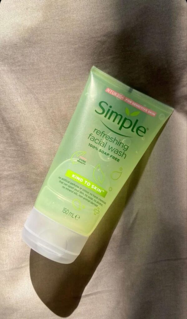 Skin Refreshing Facial Wash - Image 3